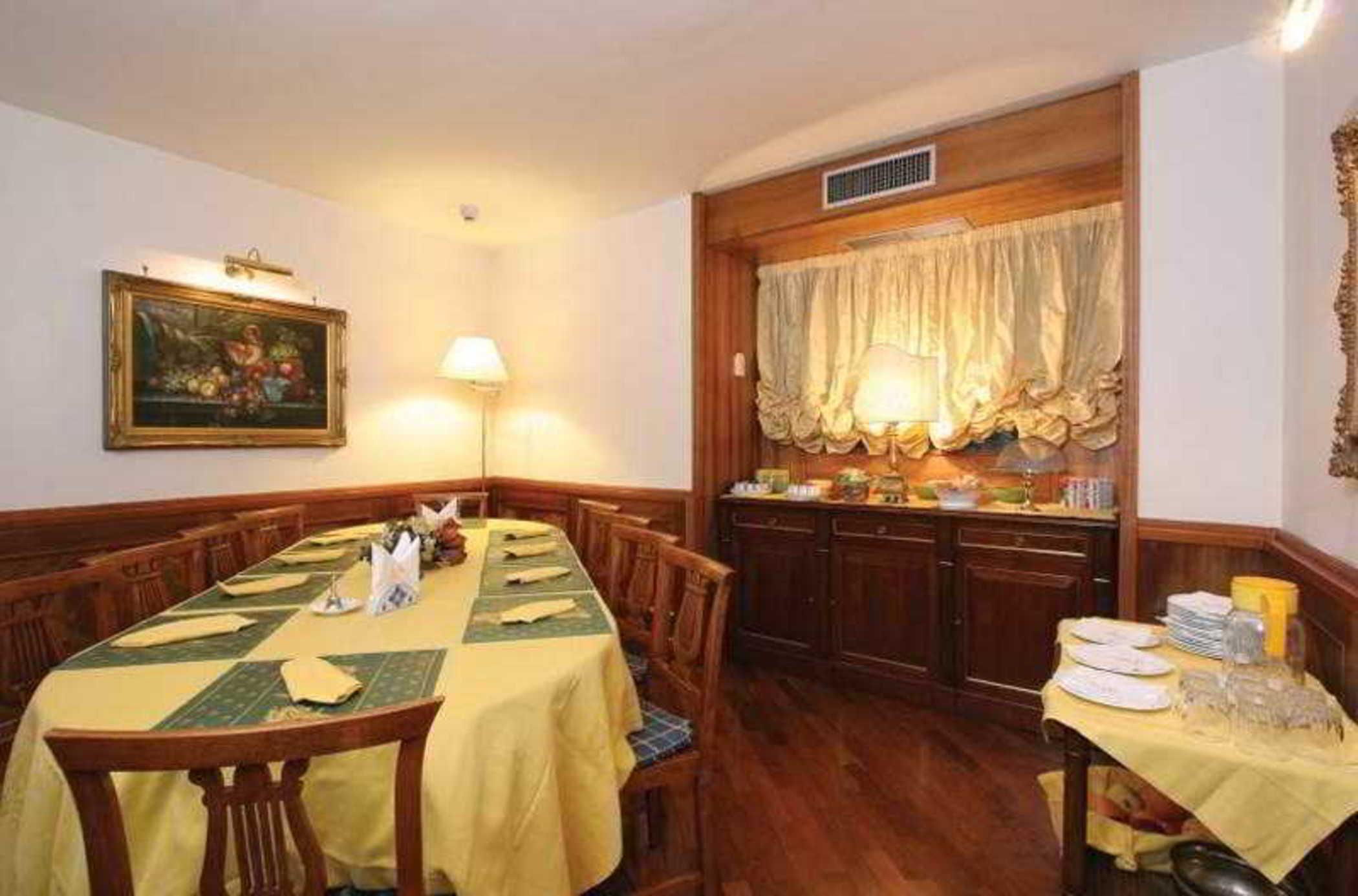 Hotel Suite Ares Napoli Restaurant bilde