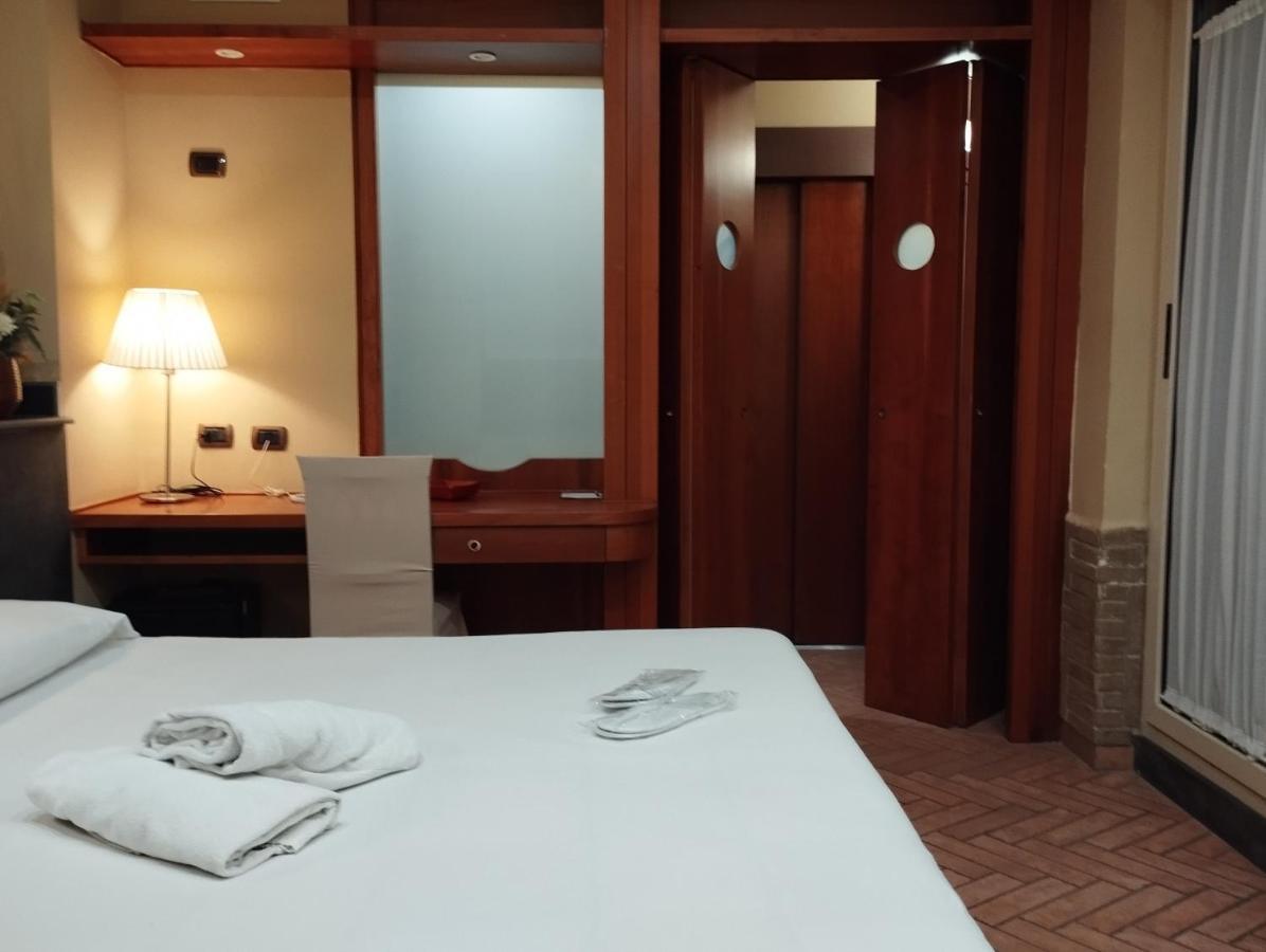 Hotel Suite Ares Napoli Eksteriør bilde
